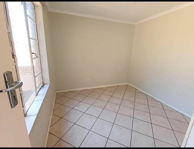 2 BEDROOM PROPERTY TO RENT IN MONAVONI